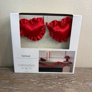 TARGET THRESHOLD VALENTINE'S DAY HEART GARLAND 1CT